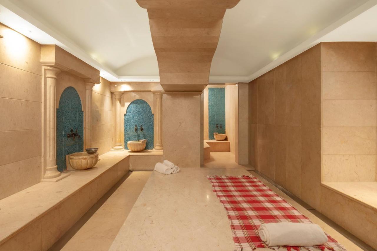 Отель Crowne Plaza By Ihg 5*